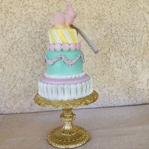 New Cupcakes & Cashmere At Home Easter Decor